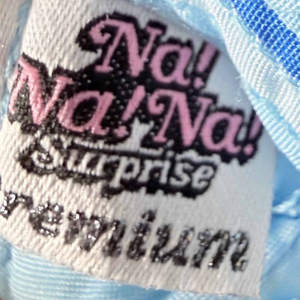 Na‎ Na Na Surprise Soft Fashion Doll Blue Hair Wolf Winter Outfit 11 inch MGA - Picture 3 of 10